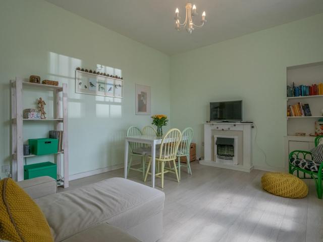 Central Spacious Flat At Royal Mile - Pass the Keys