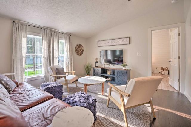 Breezy Coloma Getaway w/ Grill - 1 Mi to Beaches!