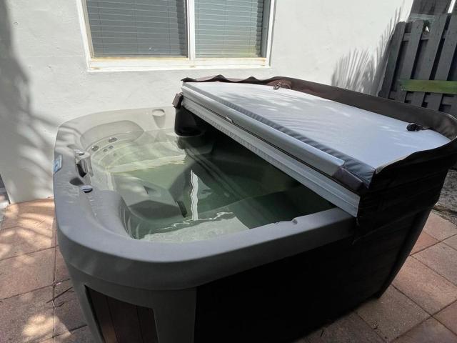 4BR Home, Hot Tub, Near Beach & Wilton Manors