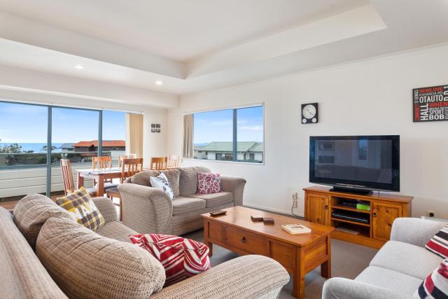 White Island Views - Ohope Holiday Home