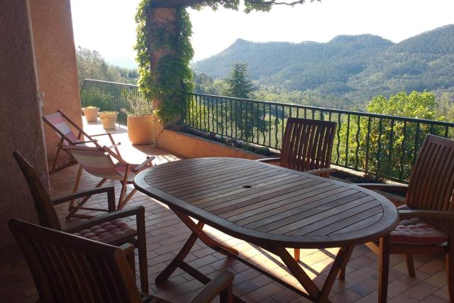 3-bedroom house with view