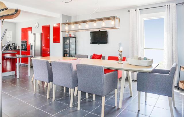 Amazing Home In Cruzy