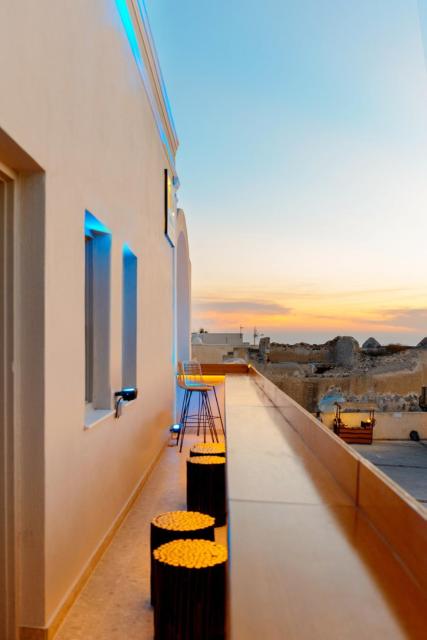 Central Hostel Oia