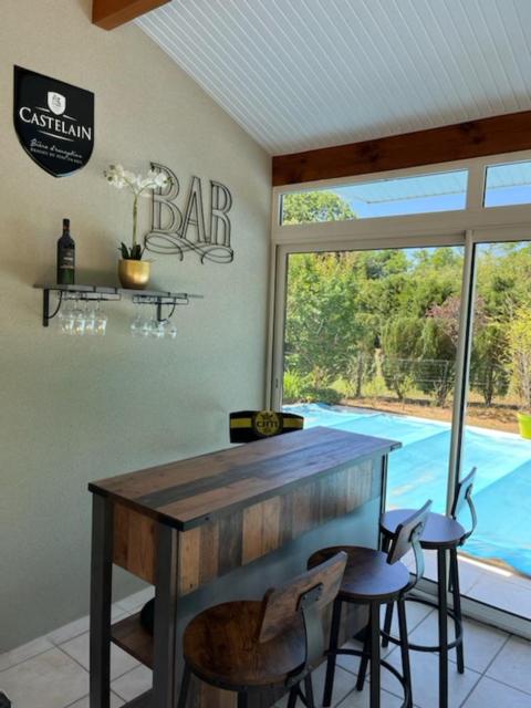 Océan à 10 mn, maison avec piscine, bar et babyfoot