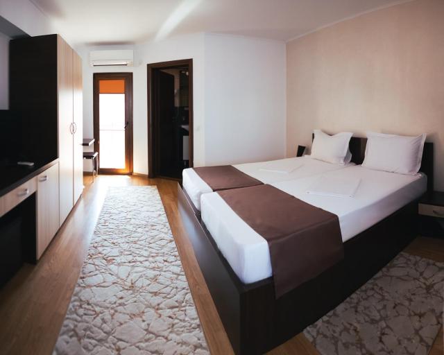 Delta Est Hotel & Restaurant