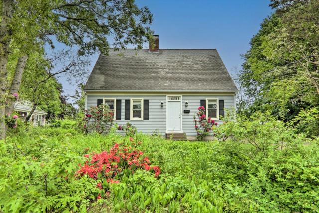 Walk to Main Street: Cottage w/ Sunroom in Hyannis