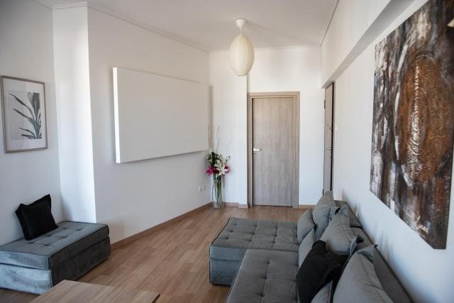 Renovated apartment 5min from subway station 'Attiki'