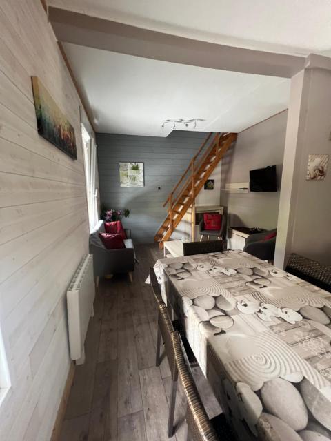 APPARTEMENT 6 PERSONNES CLASSE 2 ETOILES LEBOUCQ Laurent