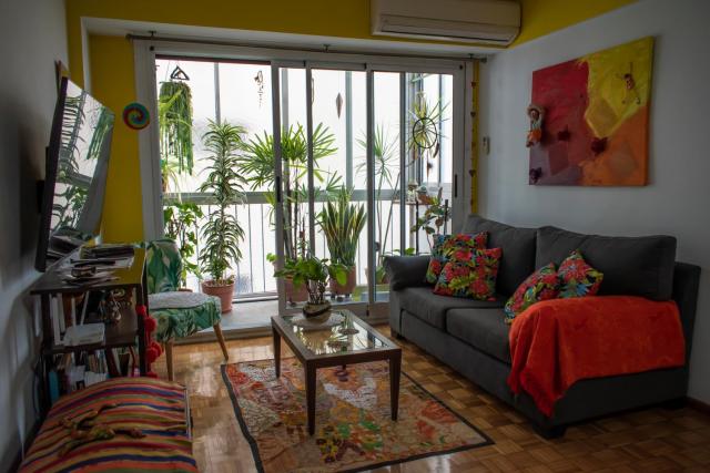 Beautiful and Colorful Apartment in Palermo