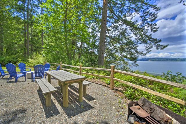 Beach Access & Views: Secluded Anderson Island Gem