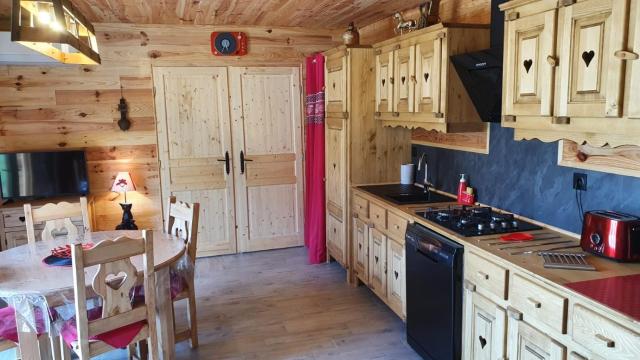 Chez LAVALOU Gîte 4* chaleureux en bois