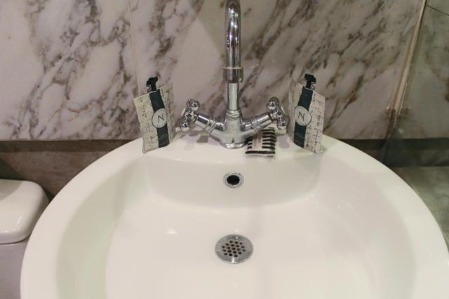 Chesterfield Hotel & Suites