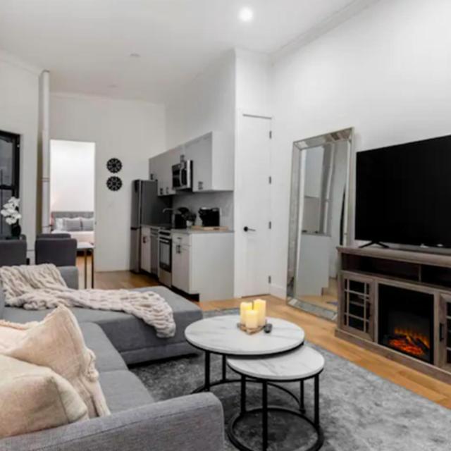 Modern Holiday Apartment with Strategic Location in New York