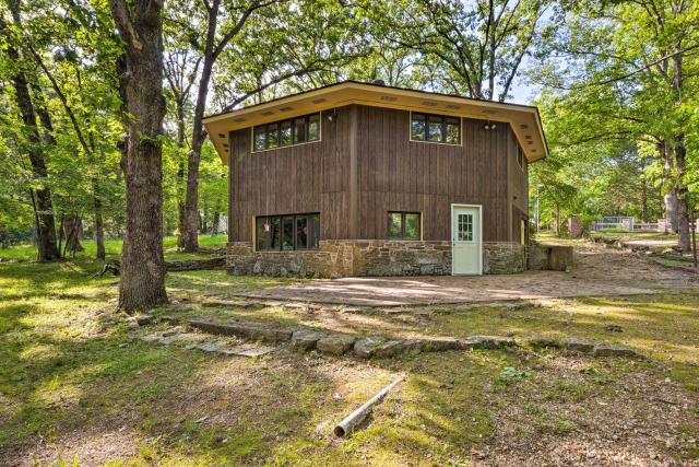 Rogers Cabin w/ Direct Access to Beaver Lake!