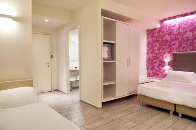 L'Hotel