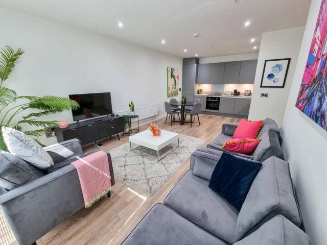 4 Bed Townhouse Free Parking Piccadilly