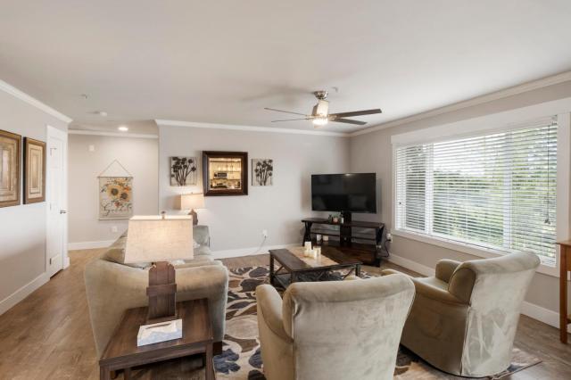 HoneyHomes Spectacular View Home with Amenities