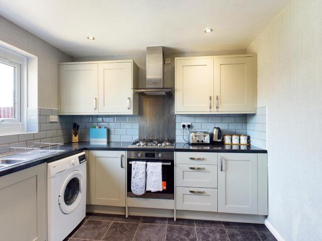 247 Serviced Accommodation in Telford- 3BR HOUSE