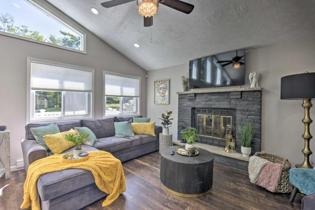 Fire Pit + Furnished Deck: Serene Tobyhanna Escape