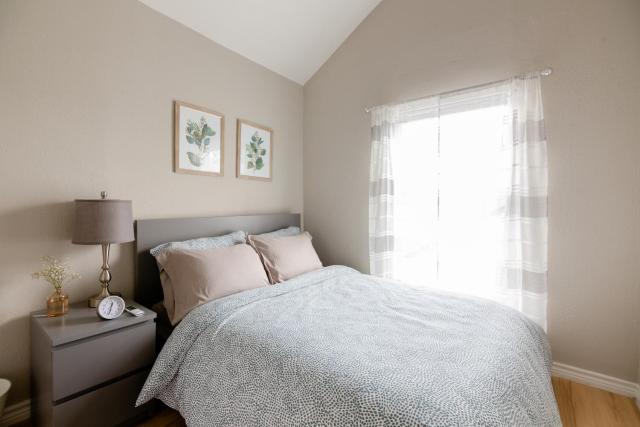 Juniper Cottage 2BR Guesthouse with Balcony Near Downtown Houston