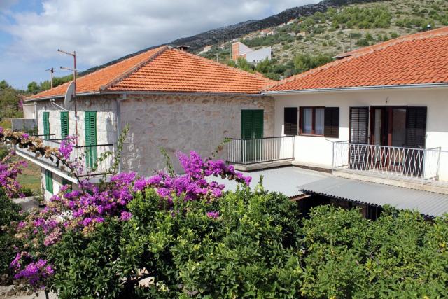 Apartments for families with children Zavala, Hvar - 128