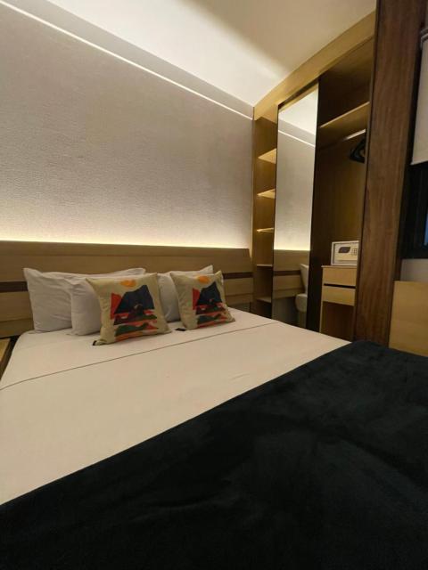 Flat PRAIA Home Experience Dante Michelini