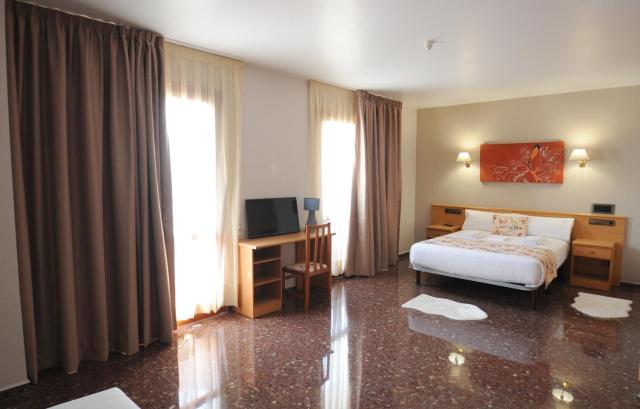 HOTEL MARIA ROSA