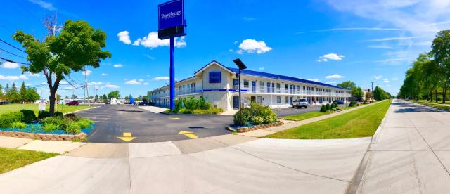 Travelodge by Wyndham Madison Heights MI