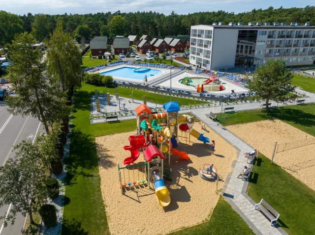 Zem-Tourist 250 M OD MORZA, ODKRYTY BASEN, PLAC ZABAW, PARKING, WYŻYWIENIE