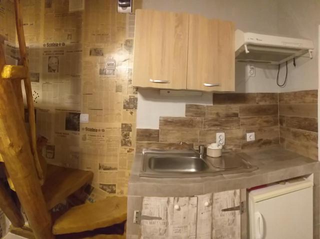 Casa Miliza - Agropensiunea şi Punctul Gastronomic Local, în vecinătatea castelului Salbek