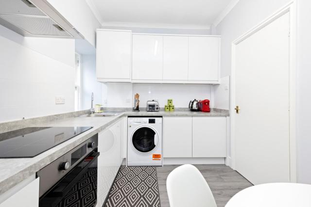 JOIVY Modern Flat on Rose Street