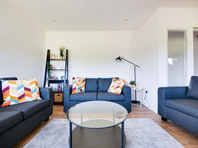 Pass the Keys Lovely 3 Bedroom property golf club and parking