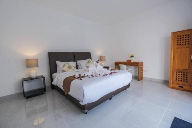 Villa Akmali Seminyak Drupadi 2 Bedrooms w/Pool 5mins to Beach