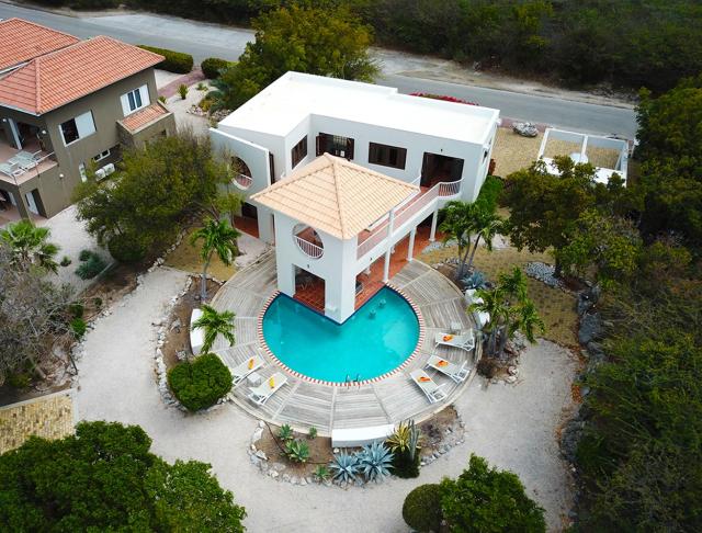 Coral Estate Villa 19 - architectural eye-catcher with private pool