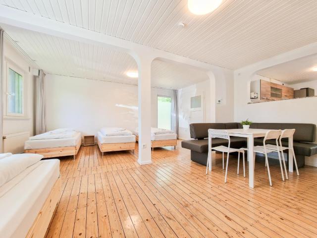Tolstov Apartments - 3 Room Apartments with Garden - 20 Min Messe DUS & Airport DUS