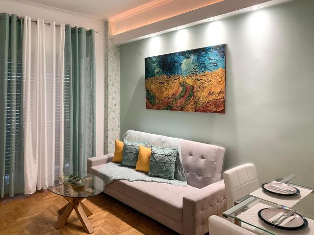 Cozy and Chic apartment in the Center, 5 min Subway