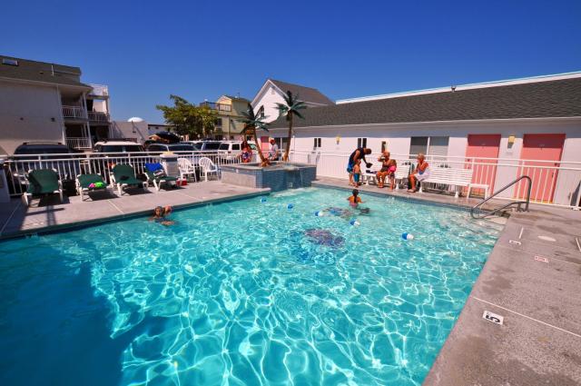 Riviera Resort & Suites