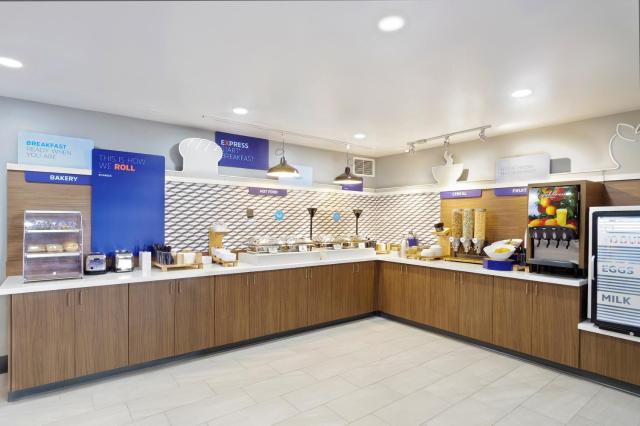 Holiday Inn Express & Suites Phoenix - Tempe by IHG