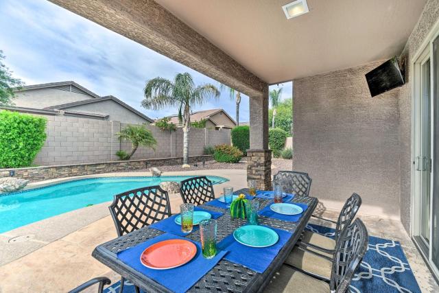 Patio & Fire Pit: Family Retreat in Cave Creek!