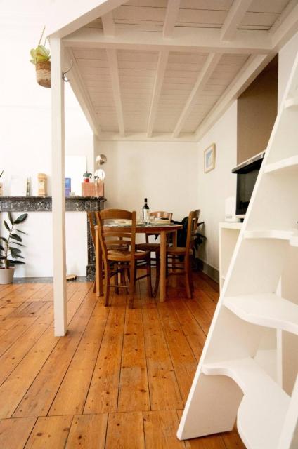 Private flat just a stone's throw from Flagey