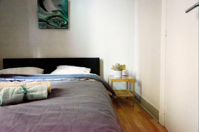 Private flat just a stone's throw from Flagey