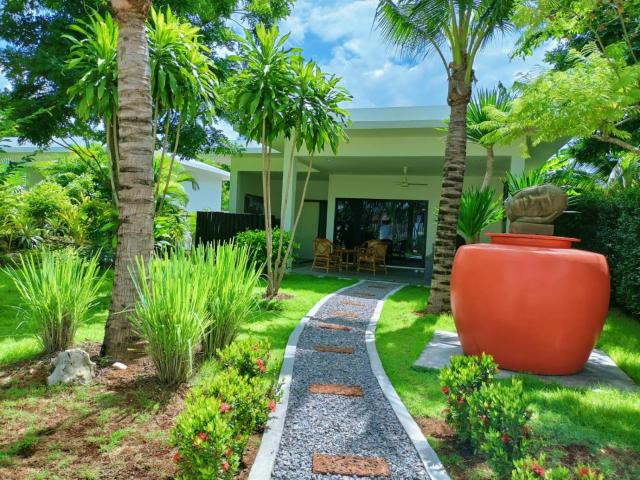 Sunset resorts and bar