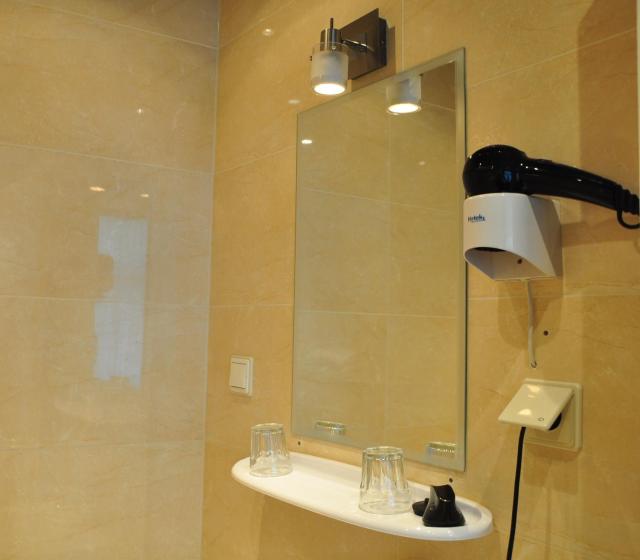 Aadam Hotel Wilhelmina