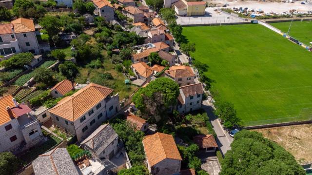 Apartments with parking space Postira, Brac - 19107