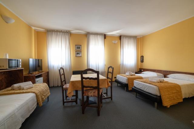 Hotel Siros
