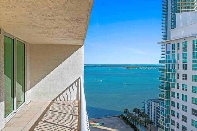 Amazing 1 Bed 1 Bath • Brickell • City & Bay View