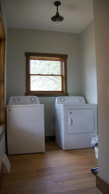 Lakefront Home 4 Bedroom 4 Bath Sleeps 12