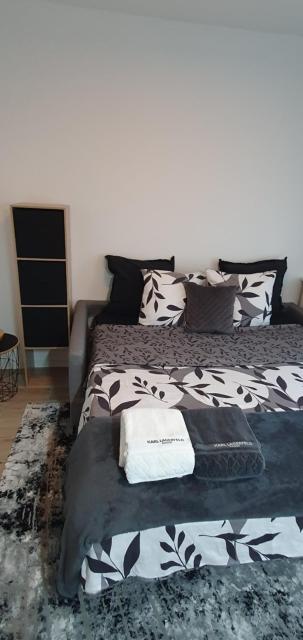 Lovely 1 bedroom vacation home with free parking.