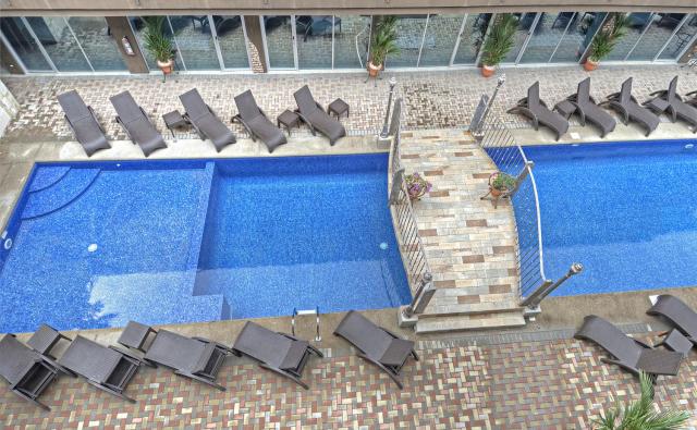 Beachfront Hotel Tramonto