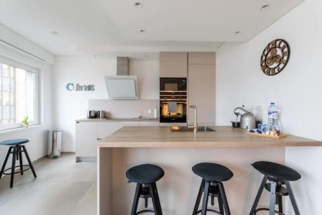 Wonderful Two Bedroom Apartment at Limpertsberg with Parking, near Tram